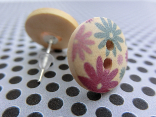 Ohrstecker Holzknöpfe Blumen Gänseblümchen Aster